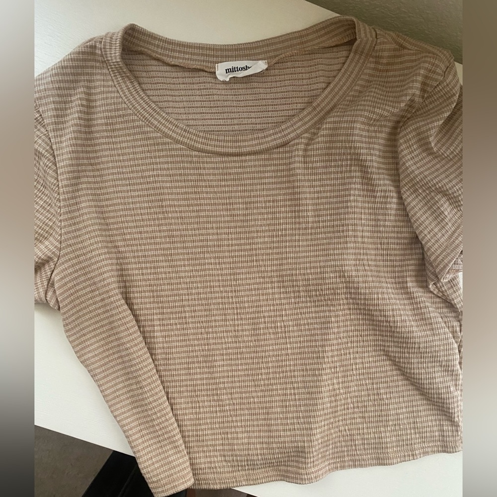 Brown and white pattern brand new t shirt